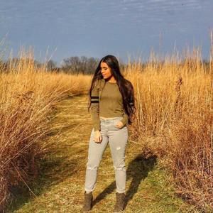 Meet your Posher, Sofía